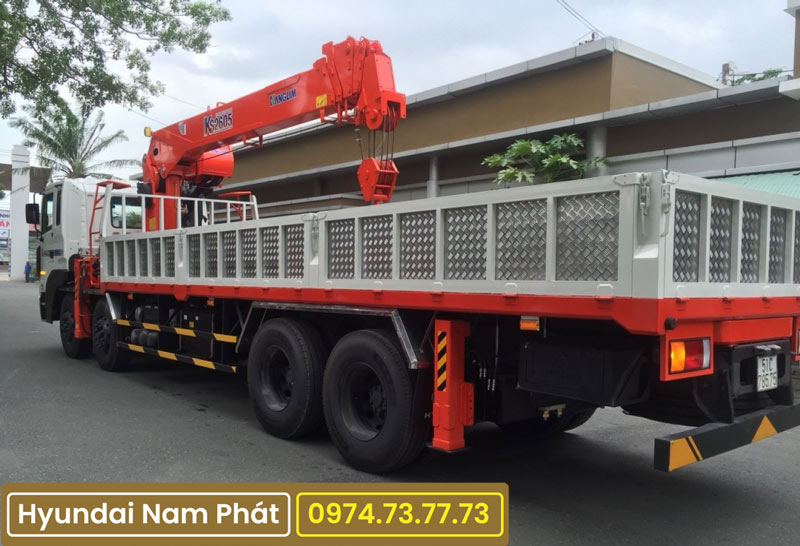 Xe Tải Hyundai 4 Chân HD320 Gắn Cẩu KangLim 10 Tấn KS2605